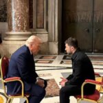 Trump-Zelensky, uno scatto e tante speranze: “Incontro costruttivo” a San Pietro. Poi il saluto a quattro con Starmer e Macron