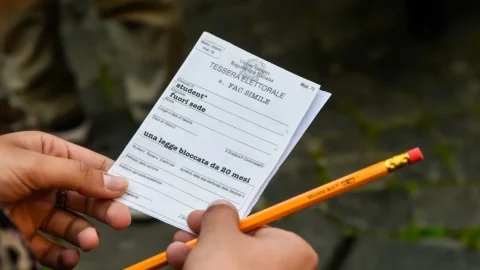 Referendum 8-9 giugno: c’è tempo fino al 4 maggio per registrarsi al voto fuori sede. Ecco come fare