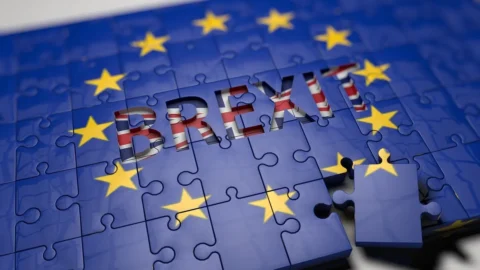 Accordo Ue-Regno Unito post-Brexit: nuova cooperazione su difesa, energia e commercio. Ecco tutti i punti dell’intesa