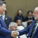 Brasile, il doppio gioco di Lula: flirta con Putin e firma accordi miliardari con la Cina