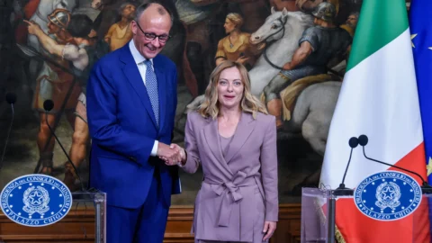 Ue: Italia smentisce direttorio a due con Berlino. In aprile a Tolosa accordo Meloni-Macron su spazio