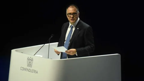 Confindustria, Orsini rilancia “un piano industriale straordinario per l’Italia e la Ue”. Focus su investimenti, salari e produttività