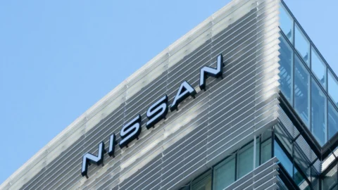Crisi Nissan: sede storica in vendita e maxi piano da 7 miliardi per evitare il collasso