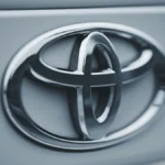 Toyota sconta l’effetto Trump: sotto il peso dei dazi previsto crollo dell’utile (-35%) nel 2025-2026