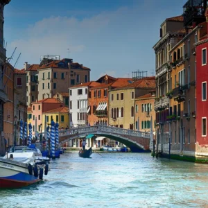 Biennale Architettura di Venezia: al via la 19esima edizione. Torna la bellezza nel giorno del Conclave
