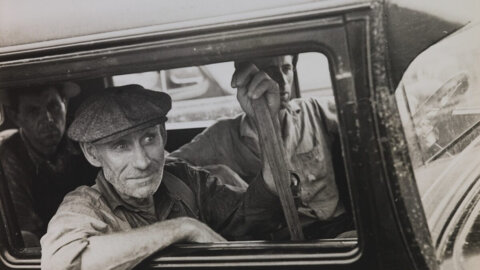 Grandi fotografi raccontano come la macchina fotografica e l’automobile hanno immortalato la depressione americana (foto della mostra)