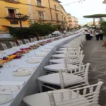 Una tavolata di 300 metri in strada con la cucina di grandi cuochi: Massa Lubrense  celebra la dieta mediterranea e la gastronomia della penisola sorrentina