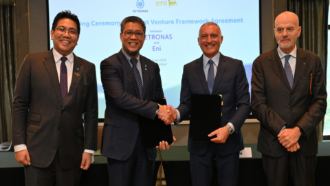 Eni e Petronas, nasce la joint venture in Asia: accordo strategico su Indonesia e Malesia