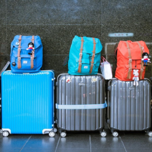 Bagaglio a mano gratis, svolta della Ue: il Parlamento impone il trolley incluso anche sui voli low cost