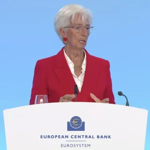 Lagarde (Bce): crescita Ue più debole nel breve per l’effetto dazi e per il rafforzamento dell’euro sul dollaro