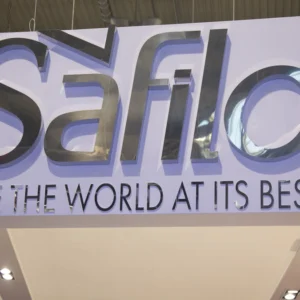 Safilo cede Lenti Srl a Kering Eyewear: l’eccellenza bergamasca passa al lusso francese