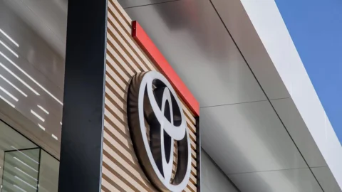 Toyota lancia un’opa da quasi 29 miliardi di euro su Toyota Industries: obiettivo delisting e controllo familiare