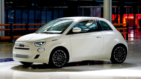 Fiat 500 ibrida, torna la produzione a Mirafiori: ecco caratteristiche, uscita e prezzo