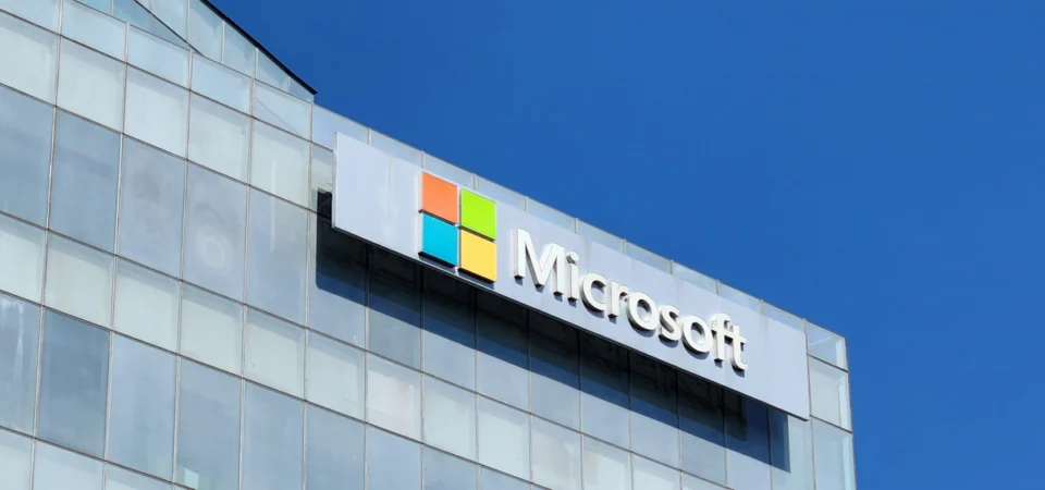 Microsoft come Nvidia: superati i 4mila miliardi di capitalizzazione. Ecco cos’è che ha spinto il titolo in Borsa