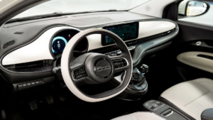 Interni Fiat 500 ibrida