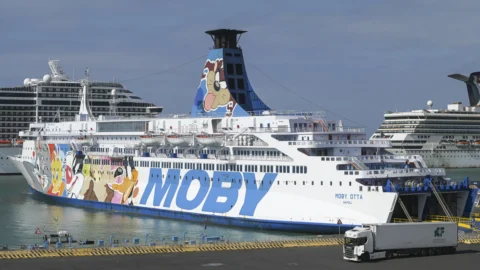 Msc abbandona Moby: addio al 49% per evitare guai con l’Antitrust