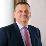 Intesa Sanpaolo accelera sulla finanza sostenibile: dal Bio-CCS in Svezia al più grande parco solare di New York