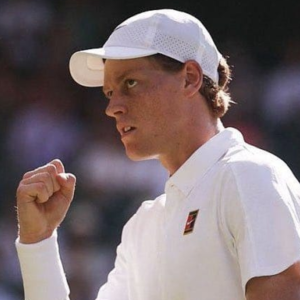 Sinner in finale a Wimbledon: liquidato Djokovic, ora c’è il solito Alcaraz