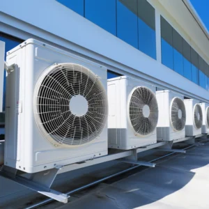 Terna, il caldo spinge i consumi elettrici: a giugno domanda in crescita del 7,4%