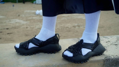 Messico, Adidas accusata di appropriazione culturale per il nuovo modello di sandali