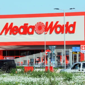 JD.com compra Mediaworld e parte all’assalto dell’Europa: la sfida cinese che preoccupa Amazon (e Palazzo Chigi)