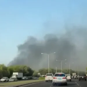 Israele colpisce i vertici di Hamas a Doha durante i negoziati: “Trump ha dato l’ok”. Ira del Qatar