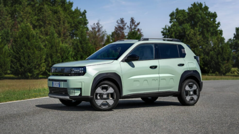Stellantis, la Fiat Grande Panda sarà prodotta in Algeria e sul mercato arriva anche la versione a benzina