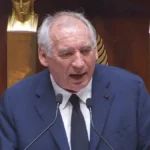 Francia, il Parlamento sfiducia Bayrou ma ora la soluzione della crisi è nelle mani di Macron: nuovo governo o elezioni?
