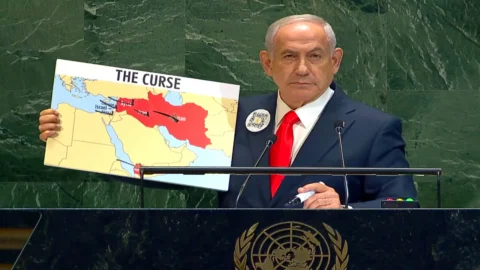 Netanyahu all’Onu tra fischi e contestazioni: “Finire il lavoro a Gaza, il riconoscimento della Palestina è una vergogna”