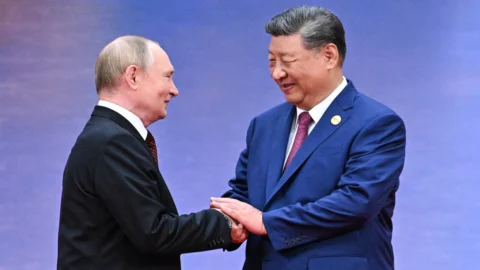Russia, Cina, India: il loro abbraccio è la fotografia più impietosa del completo fallimento della strategia di Trump