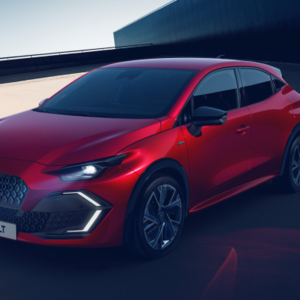 Nuova Renault Clio: ecco la sesta generazione che rilancia la regina del segmento B