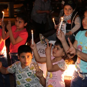 Gaza, via libera del Governo di Israele: scatta la tregua. Festa nelle città e nella Striscia. Ostaggi liberi entro martedì