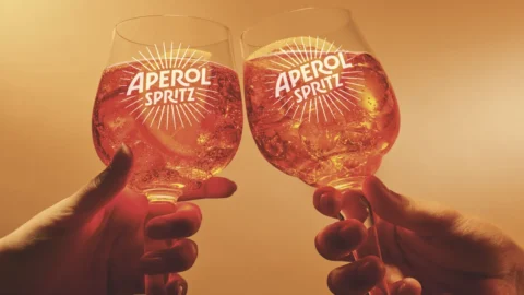 Campari vende Cinzano e cederà 30 brand meno profittevoli per ridurre il debito e alzare i margini: le conclusioni del Capital Market Day