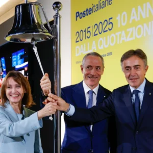 Poste Italiane célèbre son 10e anniversaire en bourse. Del Fante&nbsp;: «&nbsp;Nous sommes la première plateforme de cotation du pays.&nbsp;»