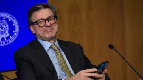 “Manovra piccolissima, fisco e salari bassi pesano su famiglie”: l’analisi Ref che mette in guardia sui rischi da dazi e conflitti