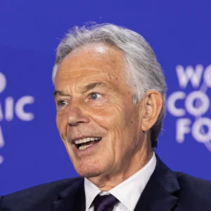 Negoziati per la pace a Gaza, Hamas dice sì al disarmo ma rifiuta Blair come governatore