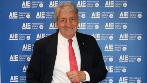 “Tanti editori, pochi lettori. Ma il libro di carta è ancora vivo e vegeto e vi spiego perché”: parla Innocenzo Cipolletta, presidente dell’Aie