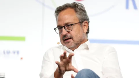 “I dazi e la svalutazione del dollaro ci frenano ma Campari convincerà il mercato”: parla il presidente Luca Garavoglia