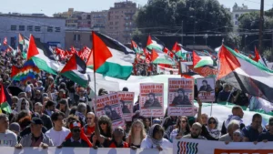 Trump annuncia accordo su Gaza: “Disarmo di Hamas, Israele fuori dalla Striscia”. Ma c’è già chi frena
