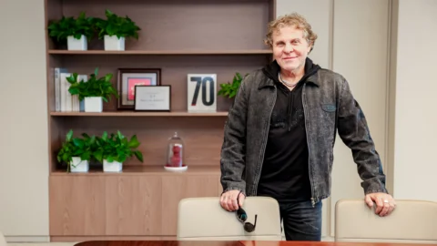Renzo Rosso riceve l’AI Groundbreaker Award di Google Cloud per il progetto Virtual Try-On