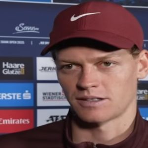 Sinner domina Shelton e chiude il girone Atp Finals 2025 imbattuto. Ora semifinale contro De Minaur