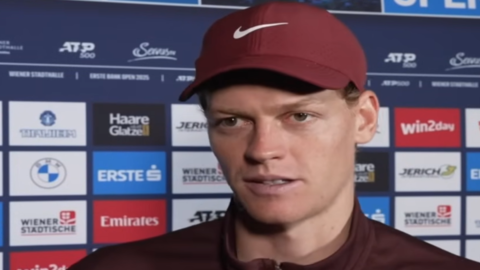 Sinner domina Shelton e chiude il girone Atp Finals 2025 imbattuto. Ora semifinale contro De Minaur