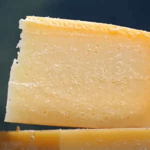 Tombea, ein Rohmilchkäse aus dem Vestino-Tal in Brescia, wird zum Slow-Food-Presidium ernannt.