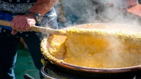 Farine tradizionali e formaggi di malga, i gioielli gastronomici del Friuli Venezia Giulia in festa a Sutrio