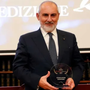 Gruppo Fs, l’ad Donnarumma tra i vincitori dell’ottava edizione del Premio Italia Informa