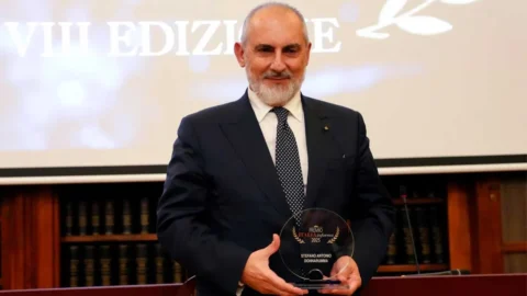 Gruppo Fs, l’ad Donnarumma tra i vincitori dell’ottava edizione del Premio Italia Informa