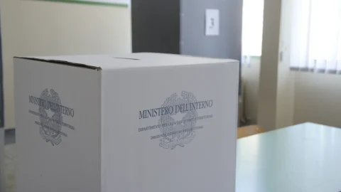 Elezioni Regionali 2025: rush finale con Puglia, Campania e Veneto tra civici, campi larghi e occhi già alle Politiche