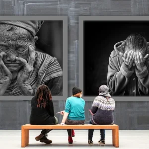 L'art et le marché : pourquoi il est crucial de redécouvrir l'accès direct à l'art dans les galeries, au-delà de l'écran numérique.