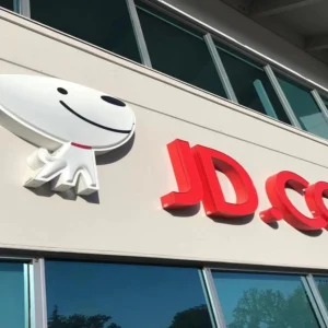 Çinli e-ticaret devi JD.com Avrupa'yı fethediyor mu? Kretinsky ne düşünüyor ve Almanya nasıl tepki verecek?