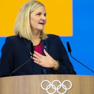 Milán-Cortina 2026: Las lágrimas de la presidenta del COI en Olimpia y su mensaje de paz mundial